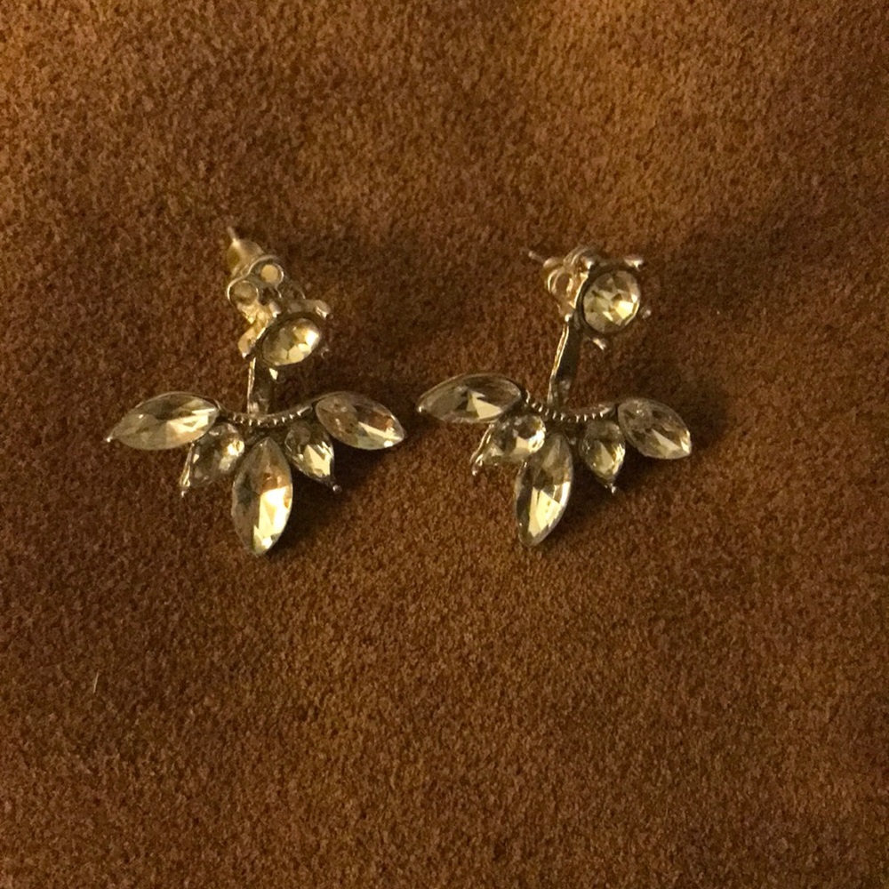 💚 $5 Diamond statement earrings